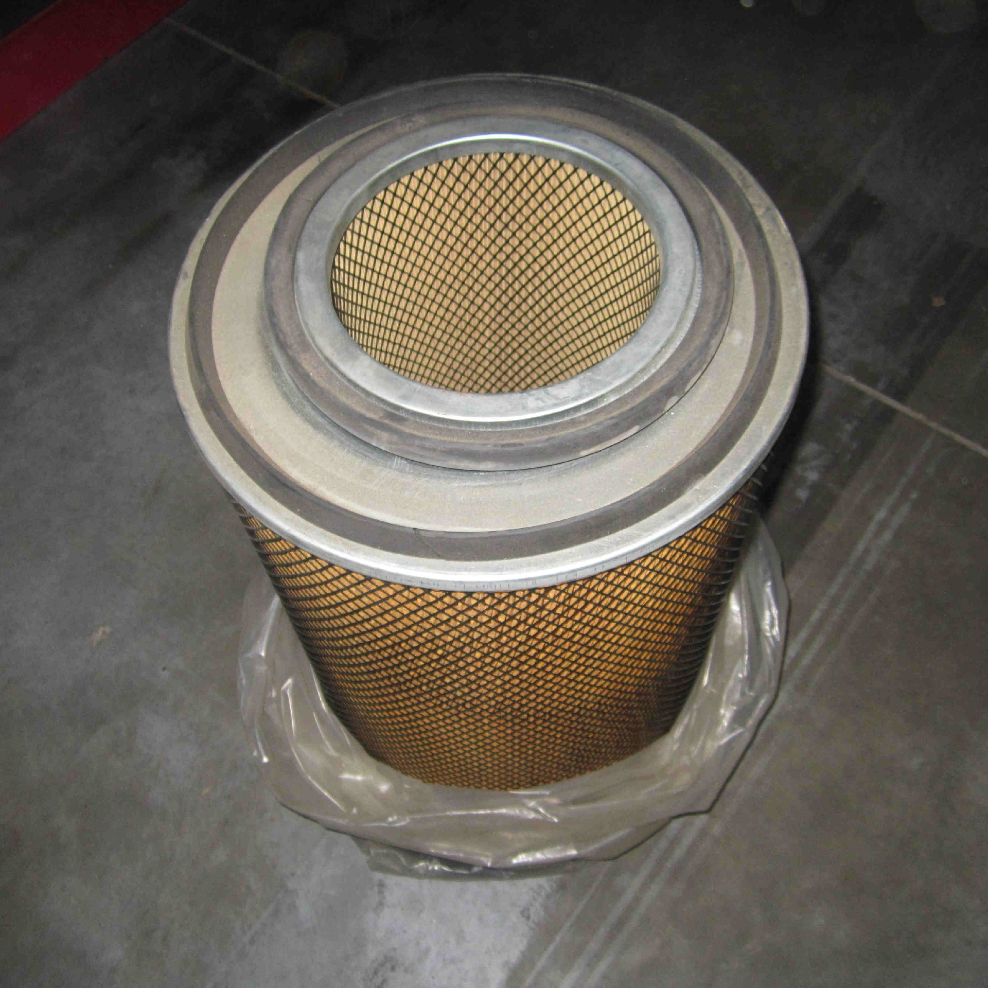 SP106473	6127-81-74126128-81-7320	air filter