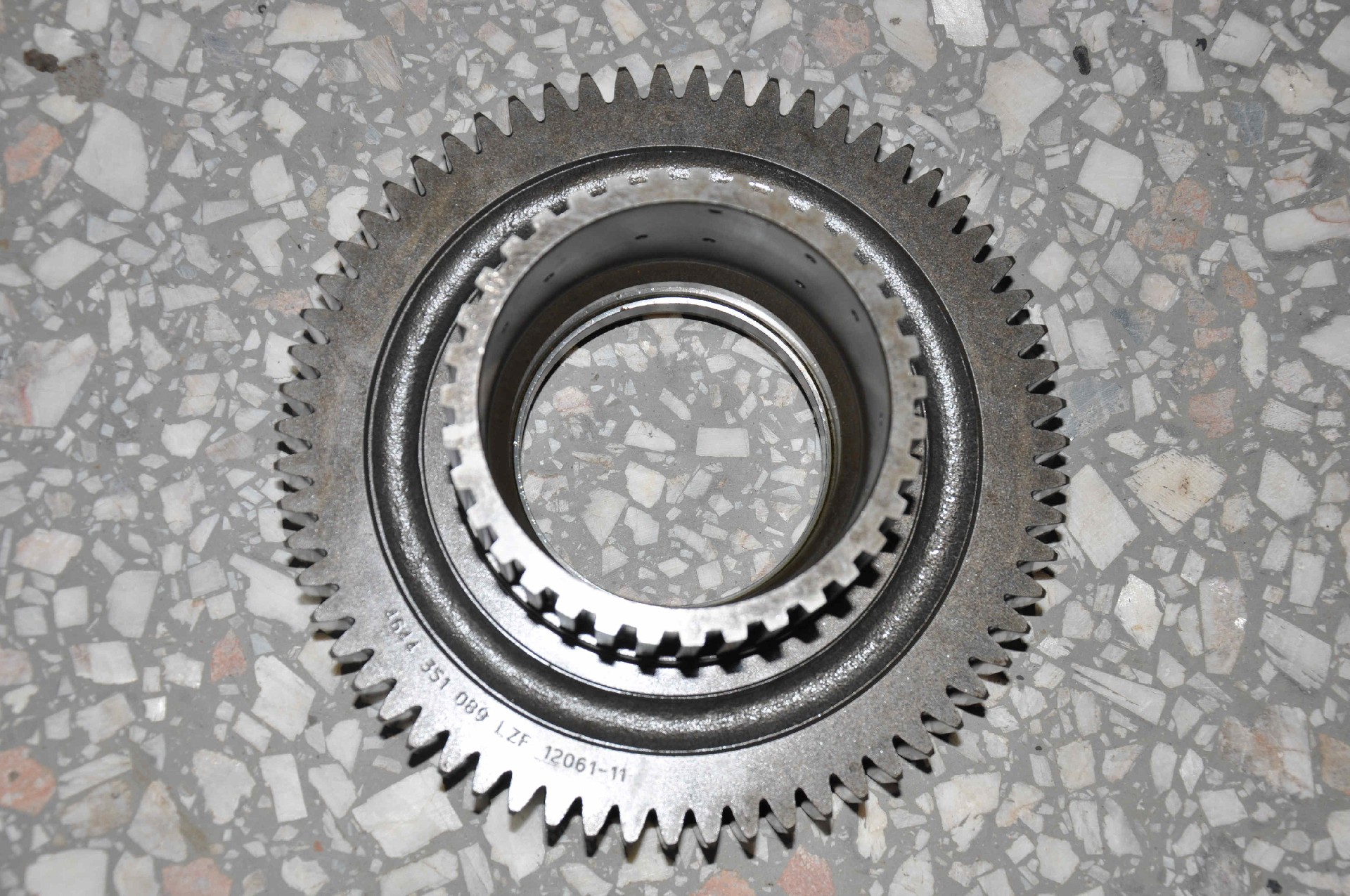 4644351089 gear