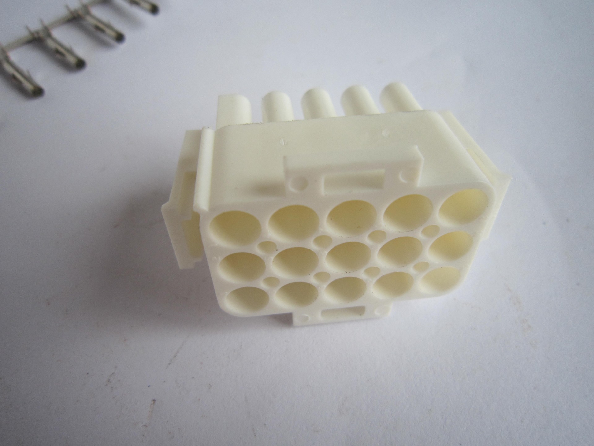 6029199005 Plug