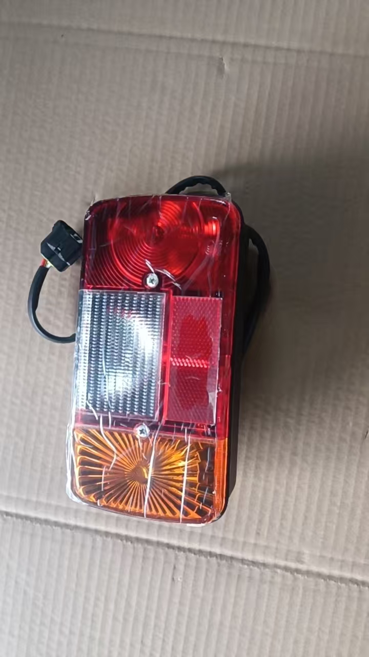 LIUGONG 32B0841 REAR COMBINATION LINGT
