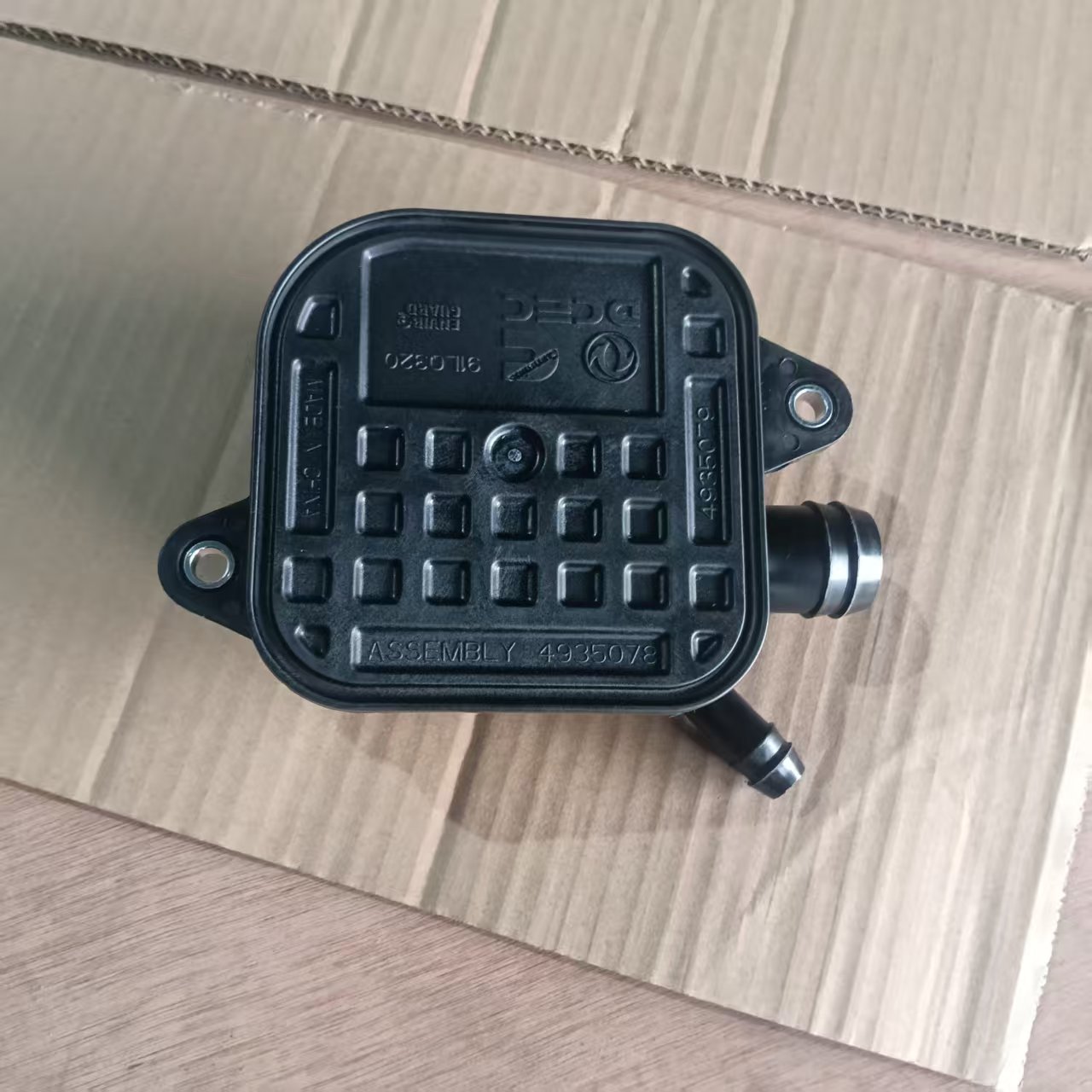 CUM-MINS C4935078 Crankcase Ventilation Chamber